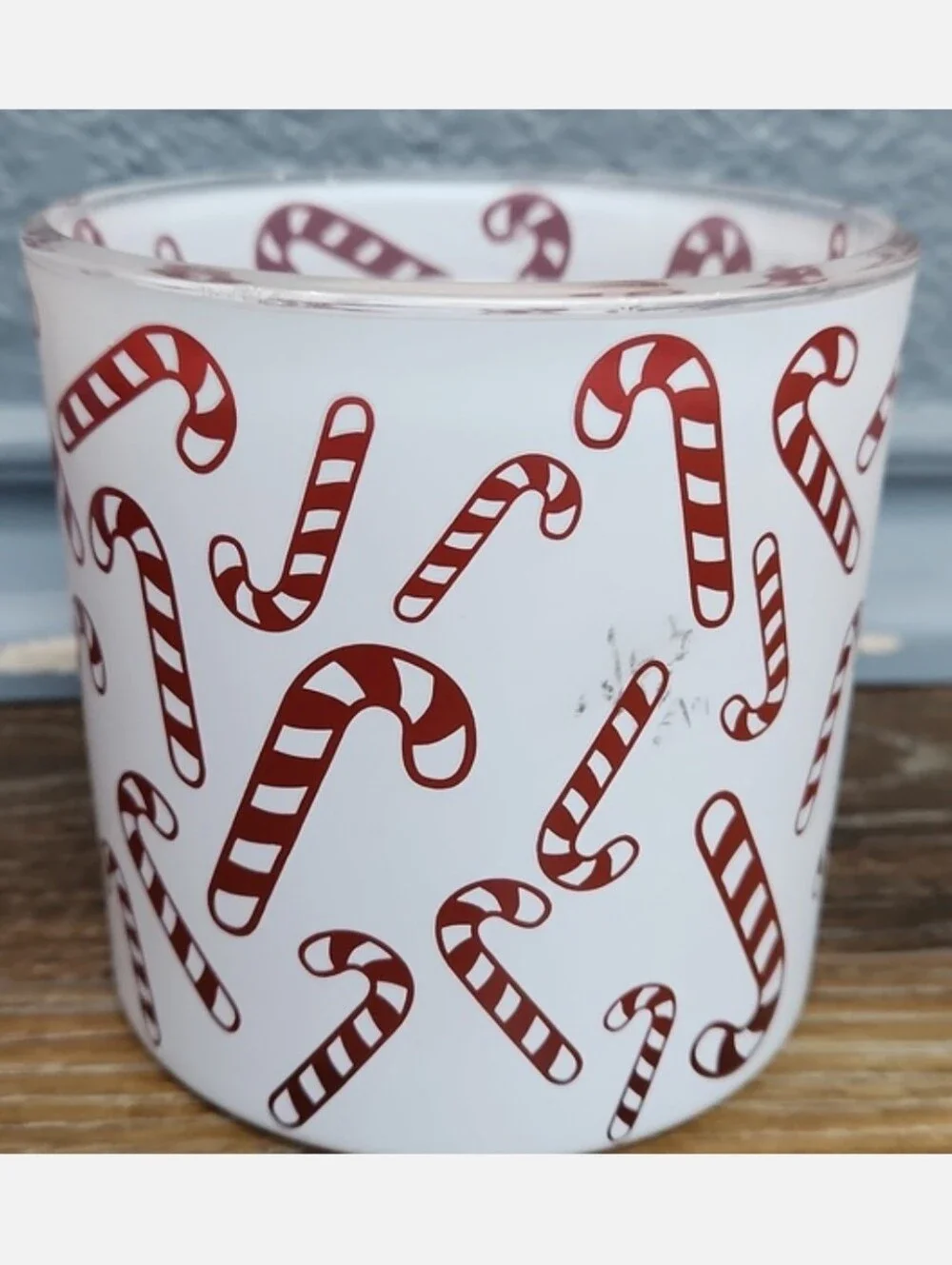 NWT Peppermint Swirl Scented Candle Red White Candycanes 14 oz